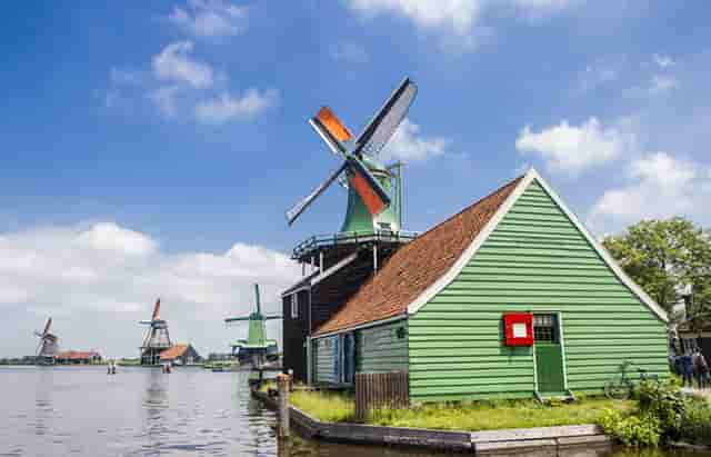 时尚秋装男装搭配技巧(时尚男装搭配技巧及品牌大全)